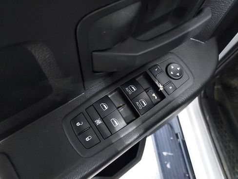 Used 2022 RAM 1500 4x4 Crew Cab Classic image 19