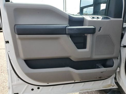 Used 2019 Ford F550 4x4 Crew Cab Super Duty image 10