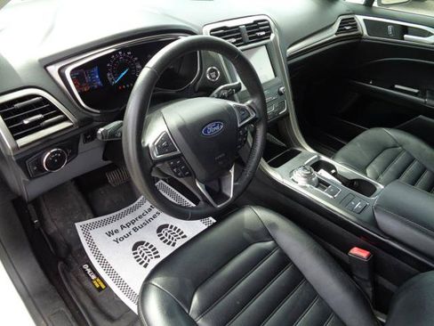 Used 2020 Ford Fusion SEL FWD image 24