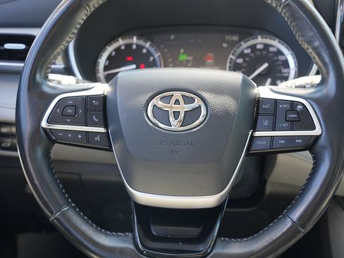 Used 2022 Toyota Highlander Platinum AWD/4WD image 24