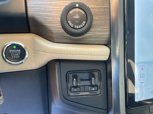 Used 2023 Ford Expedition Limited RWD image 25
