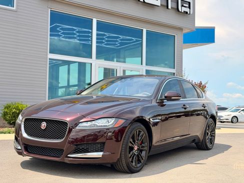 Used 2016 Jaguar XF Premium RWD image 15