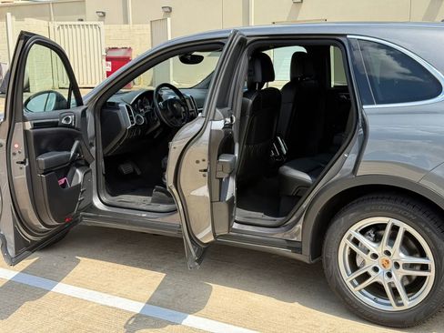 Used 2013 Porsche Cayenne S AWD/4WD image 9