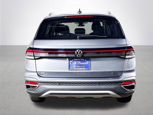 New 2025 Volkswagen Taos SE image 7