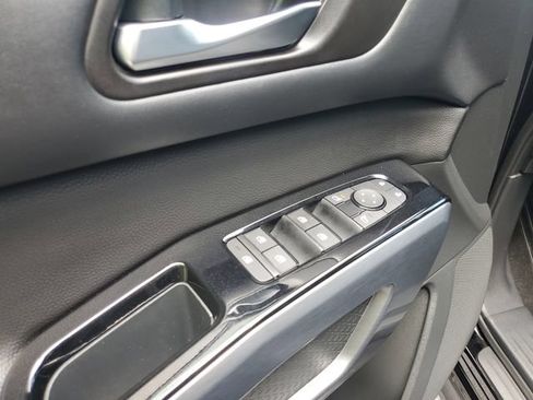 Used 2024 Nissan Pathfinder SL FWD image 13