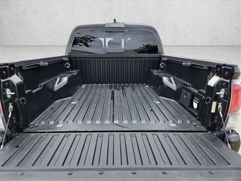 Used 2023 Toyota Tacoma TRD Off-Road w/ Technology Package AWD/4WD image 6