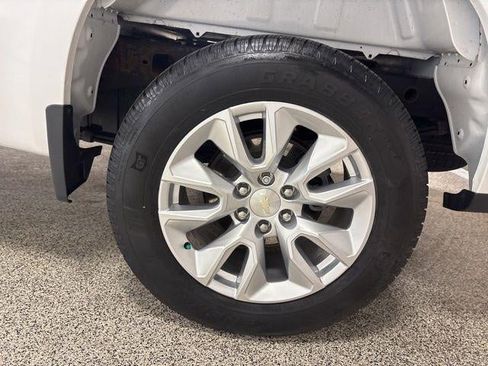 Used 2022 Chevrolet Silverado 1500 Custom AWD/4WD image 33