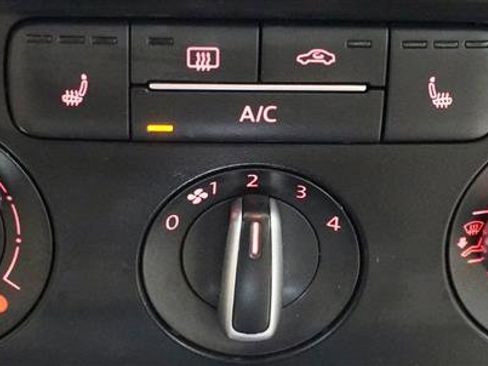 Used 2017 Volkswagen Jetta SE image 18