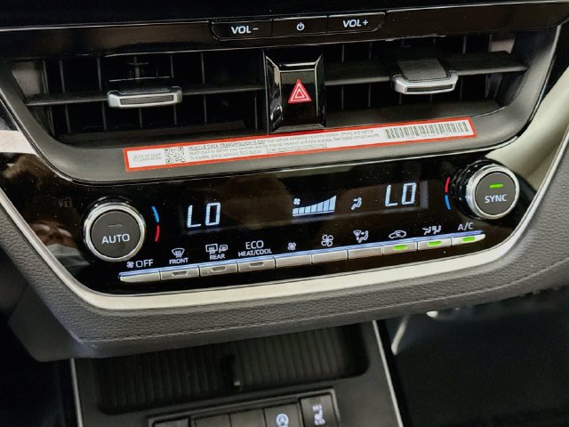 Used 2026 Toyota Corolla Cross XLE w/ Convenience Package FWD image 16
