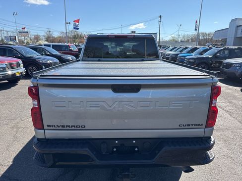 Used 2025 Chevrolet Silverado 2500 Custom w/ Custom Value Package image 5