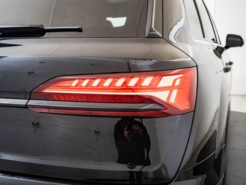 Certified 2025 Audi Q7 3.0T Premium Plus image 9