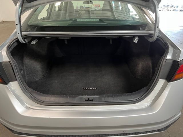 Used 2024 Nissan Altima 2.5 SV FWD image 17