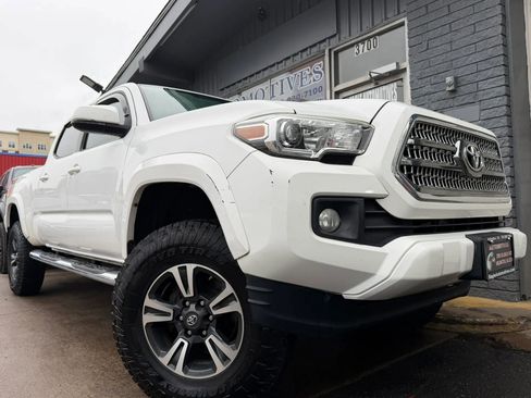 Used 2017 Toyota Tacoma TRD Sport w/ Tow Package image 1
