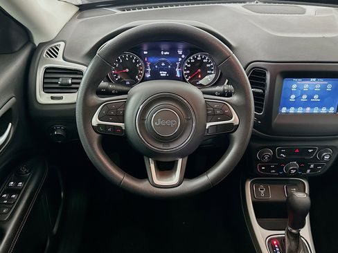 Used 2018 Jeep Compass Sport w/ Tech Group image 17