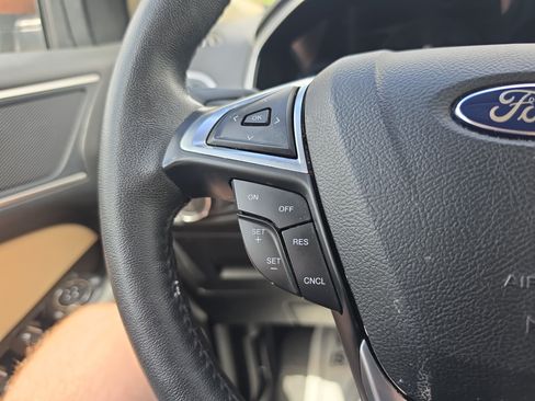 Used 2017 Ford Edge SEL w/ Equipment Group 201A AWD/4WD image 20
