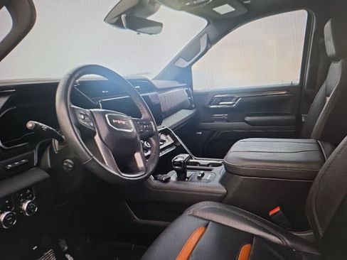 Used 2024 GMC Sierra 1500 AT4 w/ Technology Package image 6