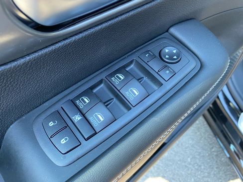 New 2026 Chrysler Voyager LX image 12