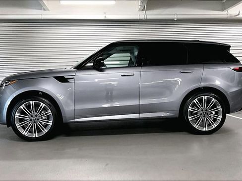 New 2025 Land Rover Range Rover Sport Dynamic SE image 3
