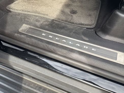 Used 2023 Cadillac Escalade ESV Sport w/ LPO, ONYX Package image 14