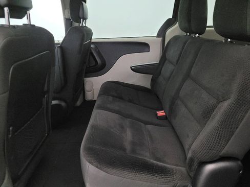 Used 2019 Dodge Grand Caravan SE image 18