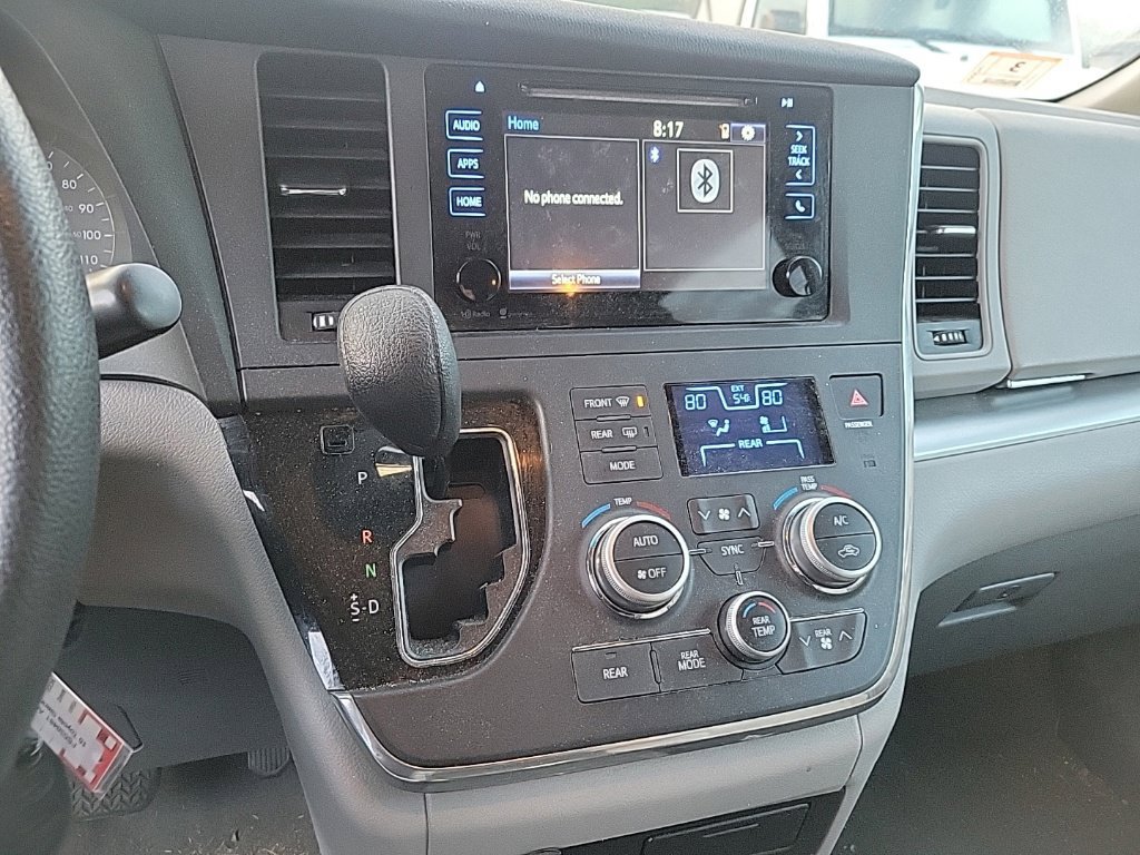 Used 2015 Toyota Sienna LE FWD image 8