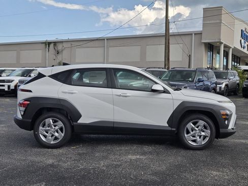 New 2027 Hyundai Kona SE FWD image 4