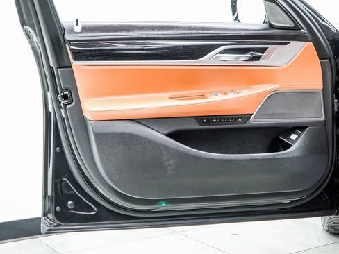 Used 2019 BMW 750i xDrive w/ Executive Package image 45