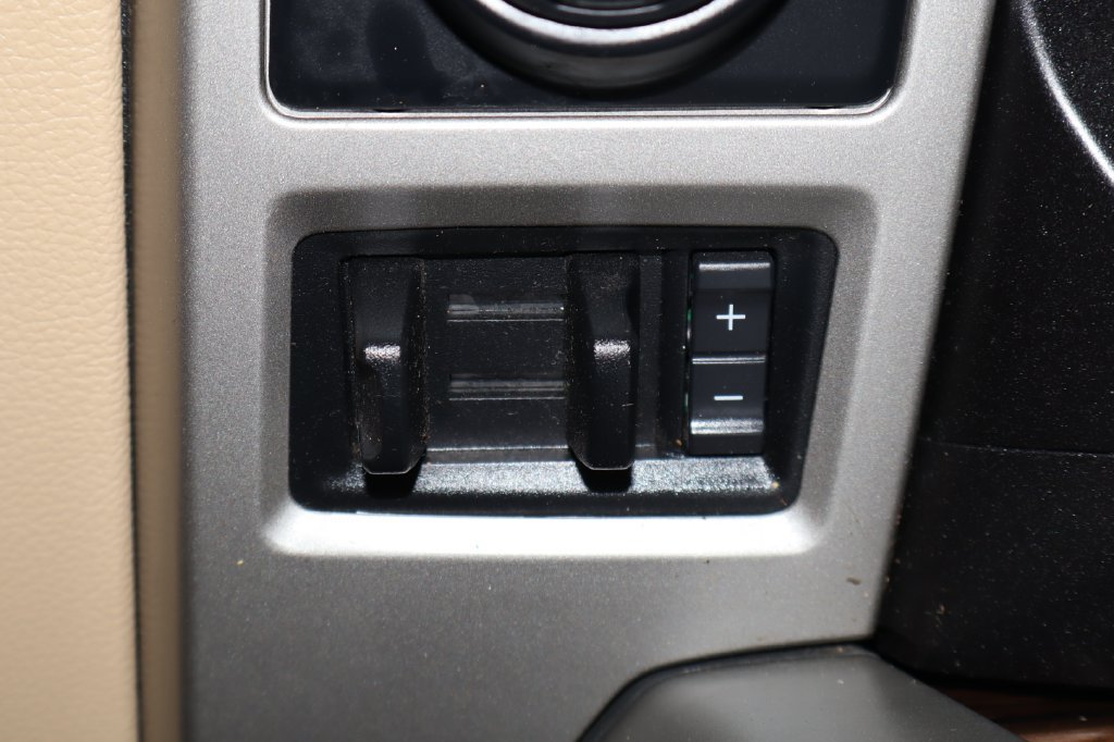 Used 2019 Ford F150 Lariat w/ Equipment Group 502A Luxury AWD/4WD image 29