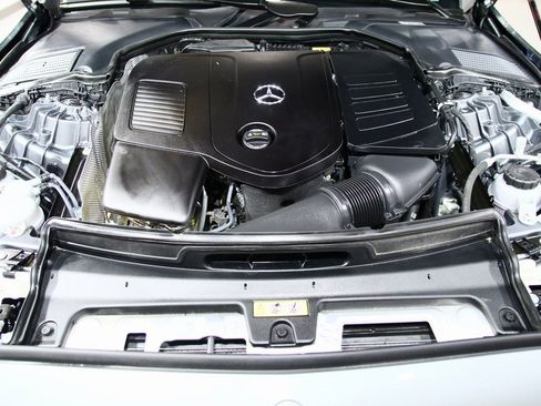 Used 2025 Mercedes-Benz C 300 4MATIC Sedan image 29