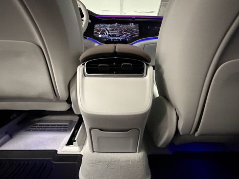 Certified 2023 Mercedes-Benz EQS 580 4MATIC SUV image 38