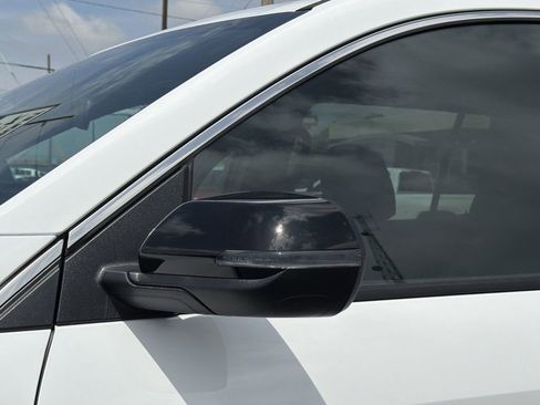 New 2026 Chevrolet Traverse LT w/ Sun and Wheel Package FWD image 26
