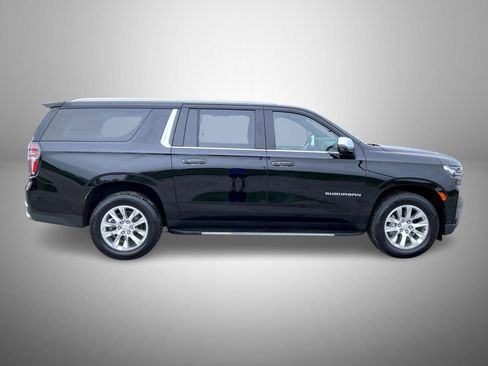 Used 2021 Chevrolet Suburban Premier w/ Premium Package AWD/4WD image 4