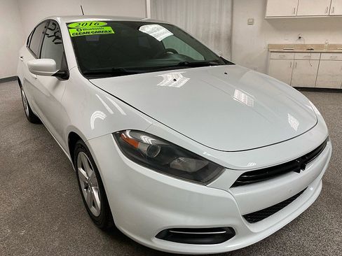 Used 2016 Dodge Dart SXT image 3