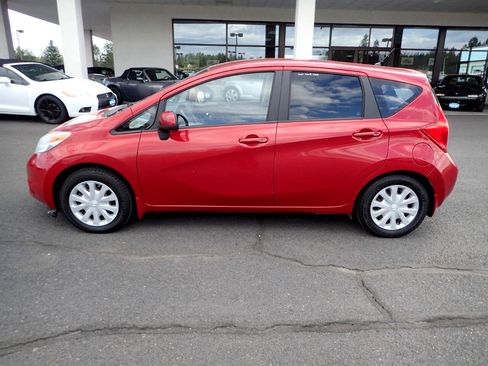 Used 2014 Nissan Versa Note SV image 2