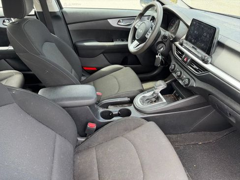 Used 2022 Kia Forte LXS w/ LXS Technology Package FWD image 17