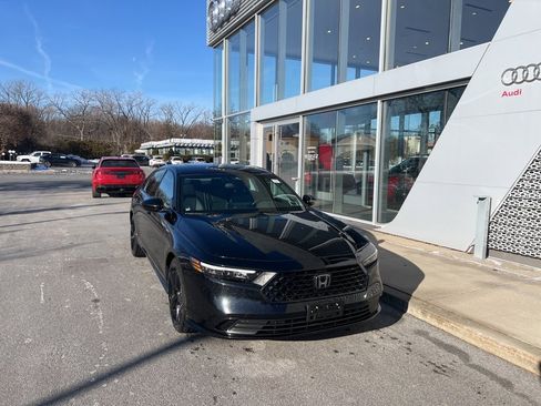 Used 2023 Honda Accord Sport image 3