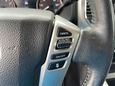 Used 2020 Nissan Titan SL image 31