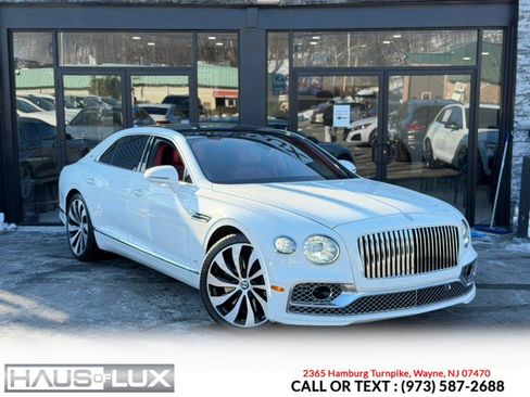 Used 2021 Bentley Flying Spur V8 w/ First Edition Specification image 2