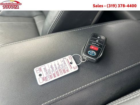Certified 2021 Toyota Venza XLE w/ Softex Package image 27