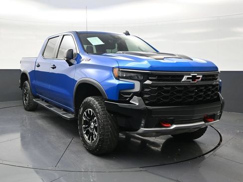 Used 2024 Chevrolet Silverado 1500 ZR2 w/ Technology Package AWD/4WD image 8