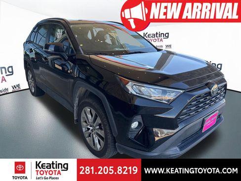 Used 2020 Toyota RAV4 XLE Premium image 1