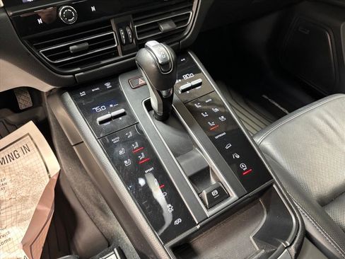 Used 2023 Porsche Macan GTS image 13