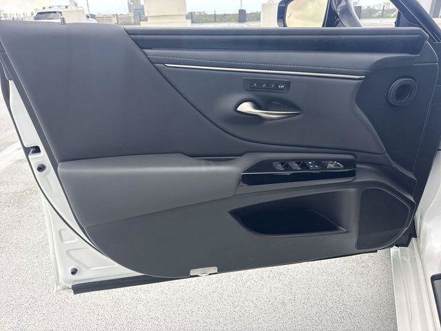 Certified 2024 Lexus ES 300h w/ Premium Package FWD image 13