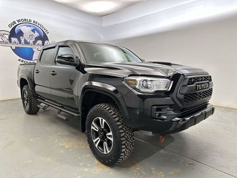 Used 2016 Toyota Tacoma TRD Sport w/ Premium & Technology Package AWD/4WD image 13