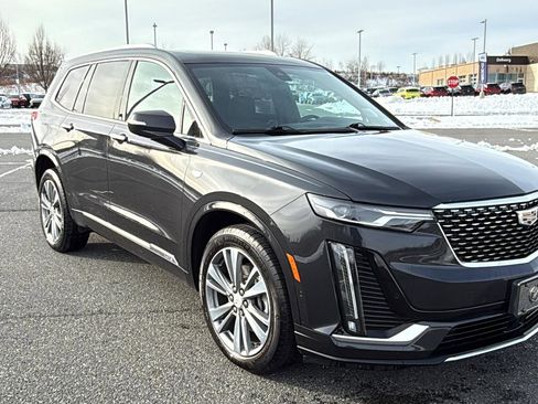 Used 2020 Cadillac XT6 Premium Luxury image 1