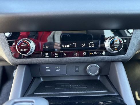 New 2026 Mitsubishi Outlander SE FWD image 30