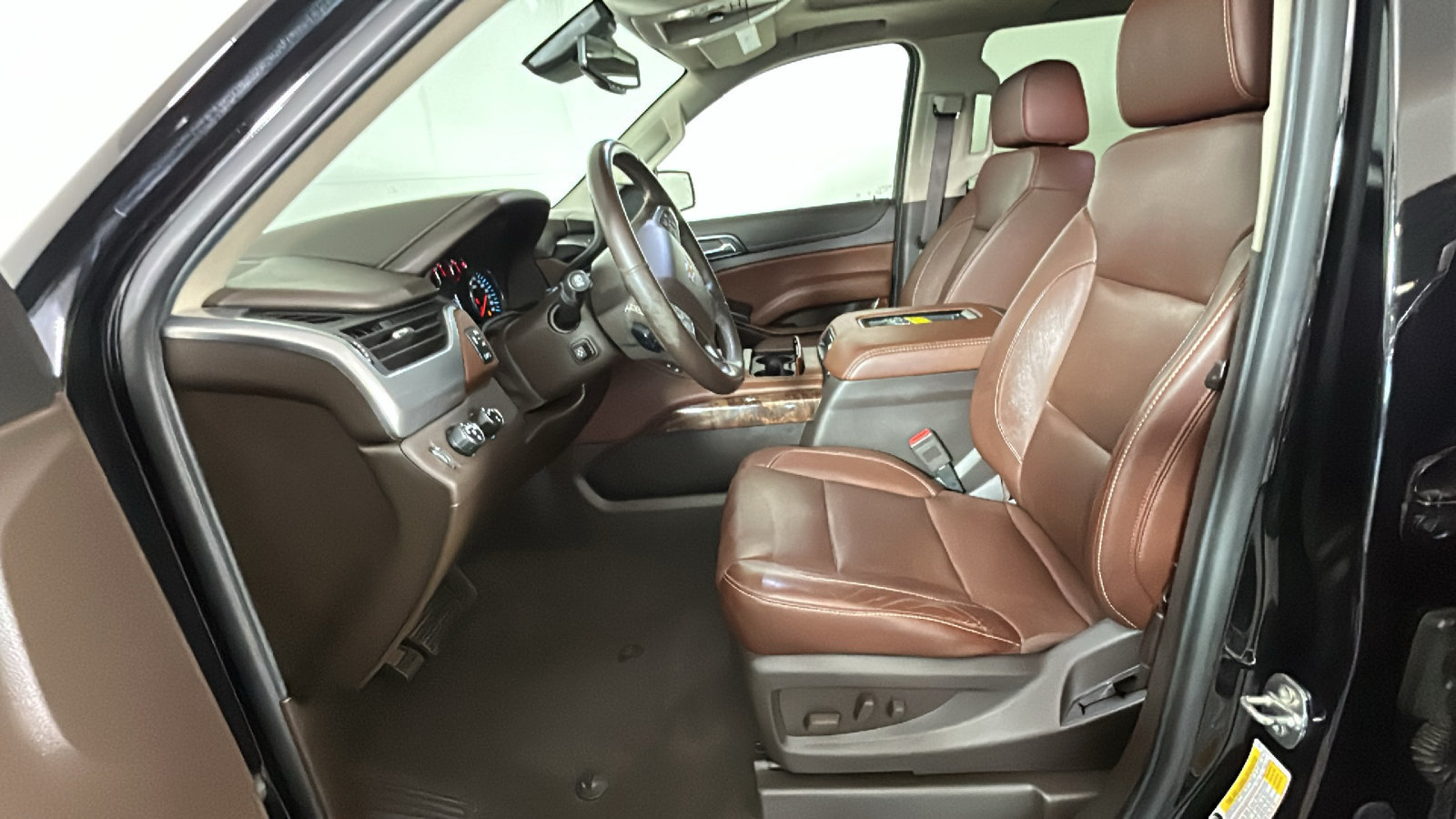 Used 2020 Chevrolet Tahoe Premier AWD/4WD image 14