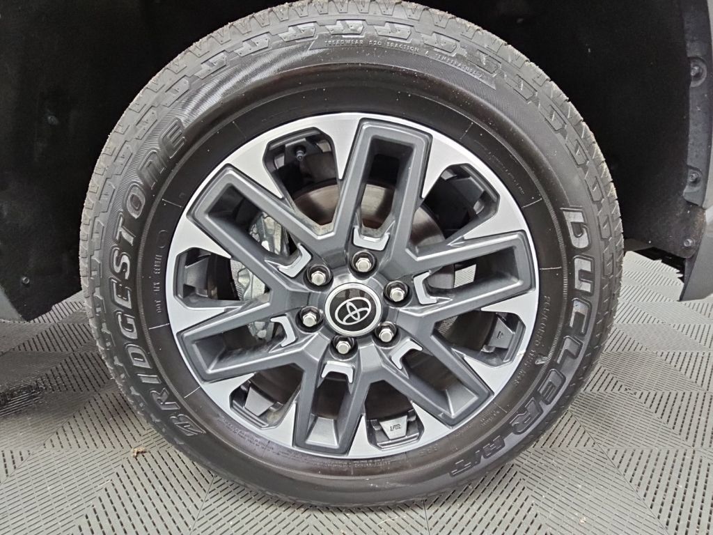 Used 2024 Toyota Tundra Limited AWD/4WD image 47