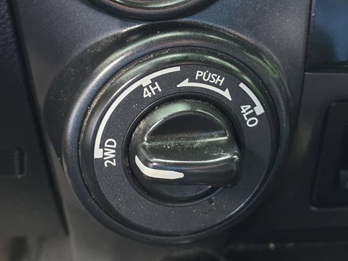 Used 2021 Nissan Titan PRO-4X w/ Pro-4x Convenience Package AWD/4WD image 22