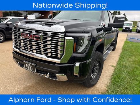 Used 2024 GMC Sierra 2500 Denali AWD/4WD image 3